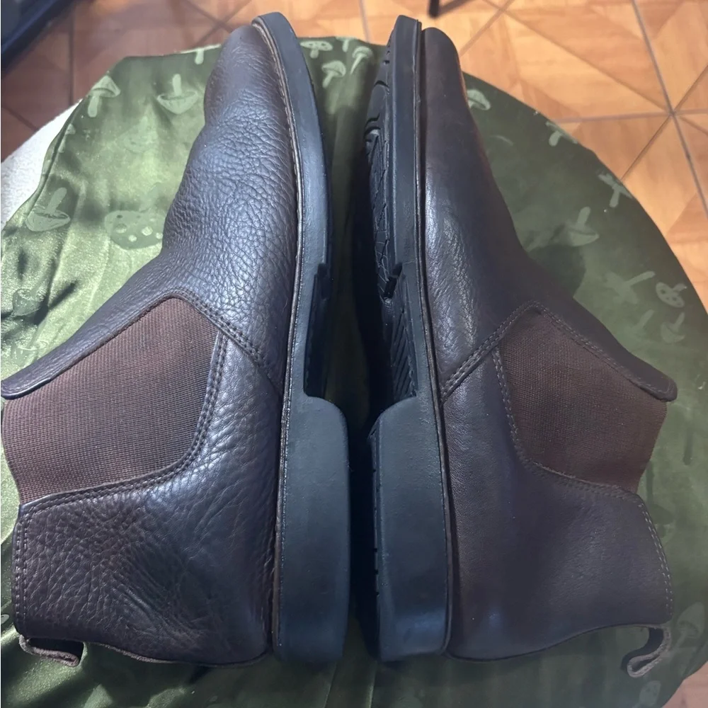 Sandro Dark Brown Leather Chukka Boots with Elastic Side Panels- calfskin